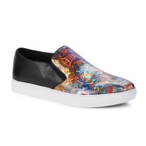 ROBERT GRAHAM
Happy Arts Slip-On Leather
Sneakers